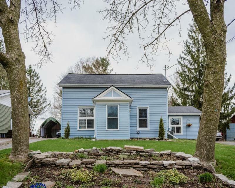 Little Blue House On Main Villa Bloomfield Exterior photo